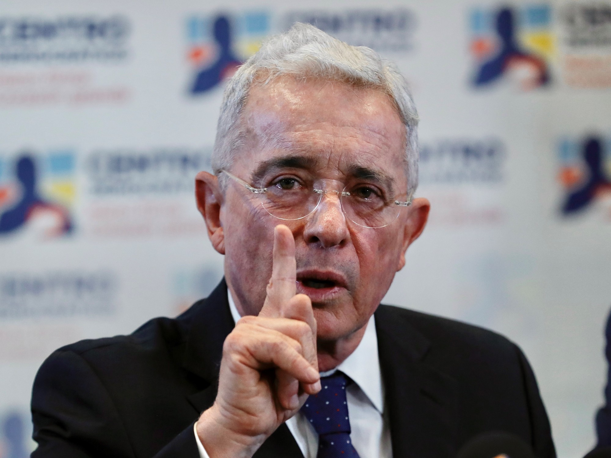 Álvaro Uribe critica la reforma laboral de Petro y propone medidas en favor de los trabajadores